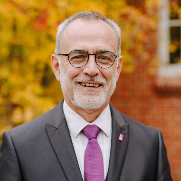 Foto Prof. Dr. phil. Roland E. Fischer
