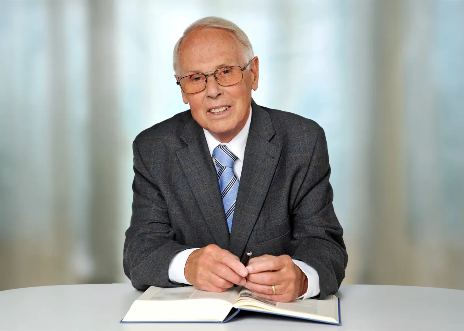 Prof. Dr. Dr. Siegbert Uhlig aus Friedensau